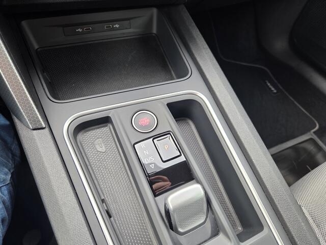 Seat LEON Sportstourer 1.0 eTSI Style BnsIn AUTOMAAT