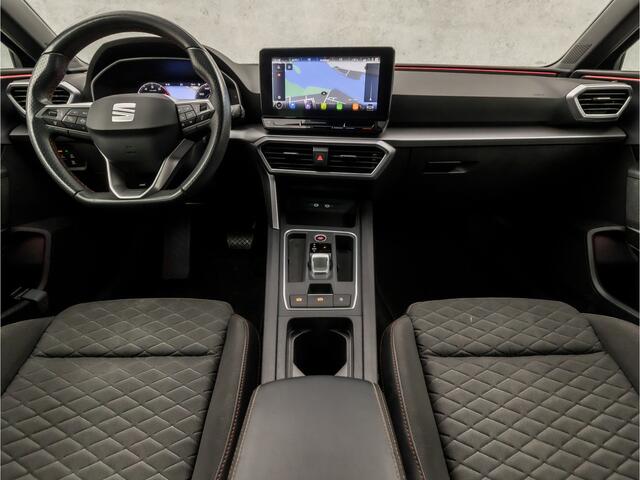 Seat LEON 1.0 TSI FR Intense Sport Automaat (APPLE CARPLAY, GROOT NAVI, CAMERA, TREKHAAK WEGKLAPBAAR, GETINT GLAS, SPORTSTOELEN, ADAPTIVE CRUISE, SFEERVERLICHTING, NIEUWSTAAT)