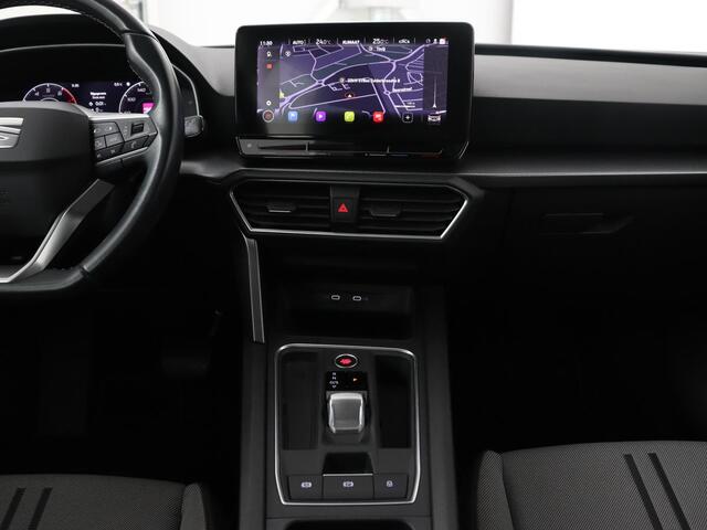Seat LEON 1.0 eTSI Style | Trekhaak | Camera | Carplay | Full LED | Navigatie | Cruise control | Parkeerhulp | Climate control | Bluetooth