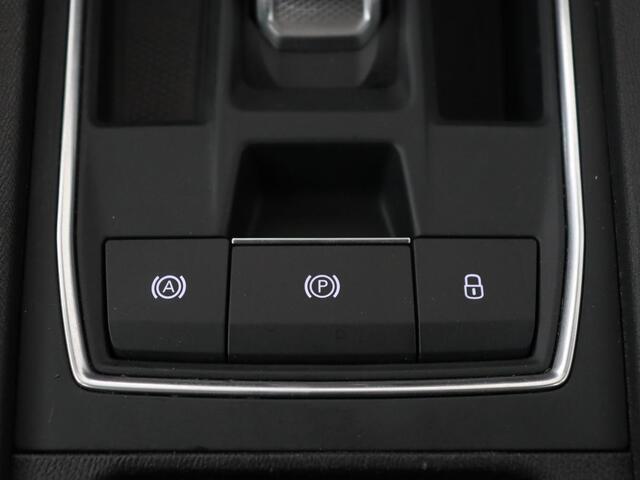 Seat LEON 1.0 eTSI Style | Trekhaak | Camera | Carplay | Full LED | Navigatie | Cruise control | Parkeerhulp | Climate control | Bluetooth