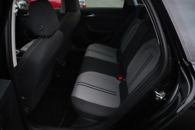 Seat LEON Sportstourer 1.5 eTSI Style Business Intense 150PK DSG Automaat LED Navigatie Achteruitrijcamera Climate Adaptive Cruise Control 16 inch LMV Carplay Android