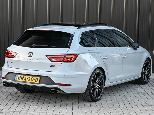 Seat LEON ST 2.0 TSI CUPRA 300 · Panorama dak · Beats Sound · Black line · Full Led · Camera · Stoelverwarming · Adaptive Cruise · Virtual Cockpit · Ambiance interieur ·