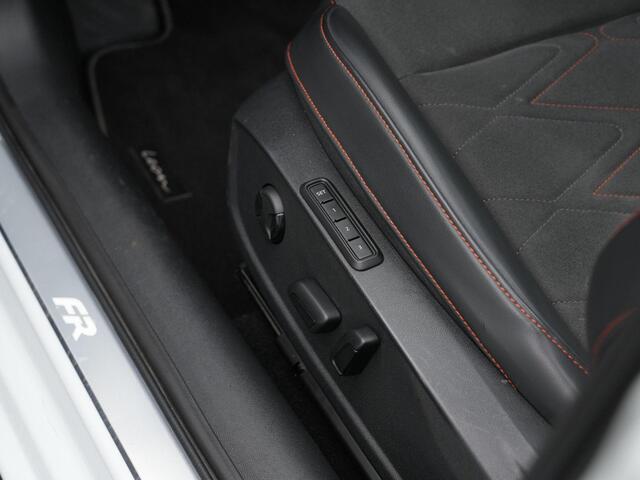 Seat LEON 1.4 TSI eHybrid 204 pk DSG PHEV FR | Panoramadak | Trekhaak | Geheugenstoel | Leder/alcantara | Stuur-/stoelverwarming | Achteruitrijcamera