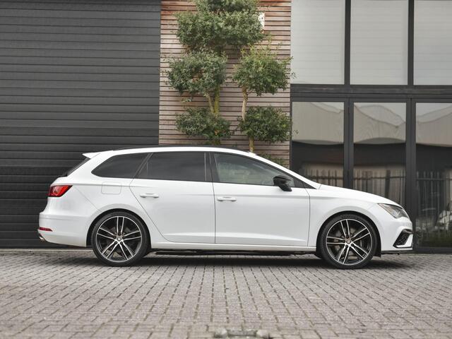 Seat LEON ST 2.0 TSI CUPRA 300 Panoramadak Adaptive Cruise control Beats audio 19 inch velgen