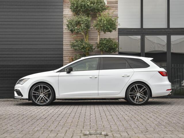 Seat LEON ST 2.0 TSI CUPRA 300 Panoramadak Adaptive Cruise control Beats audio 19 inch velgen