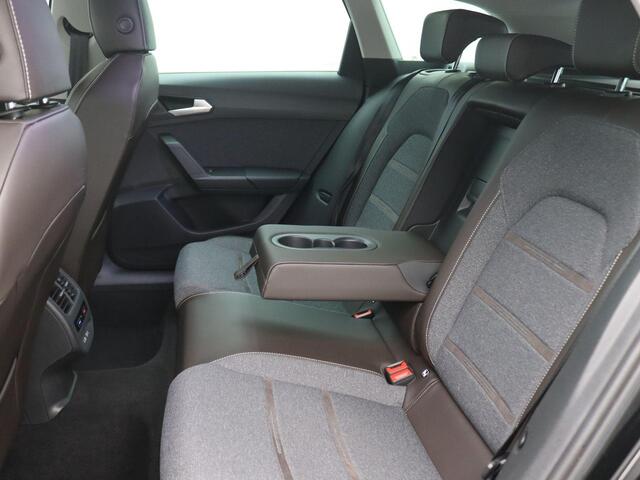 Seat LEON Sportstourer 1.4 TSI eHybrid PHEV Xcellence 204PK DSG Trekhaak, Stoelverwarming, Achteruitrijcamera, Dodehoek Detectie, Apple Carplay, Adaptieve cruise control, PDC v+a