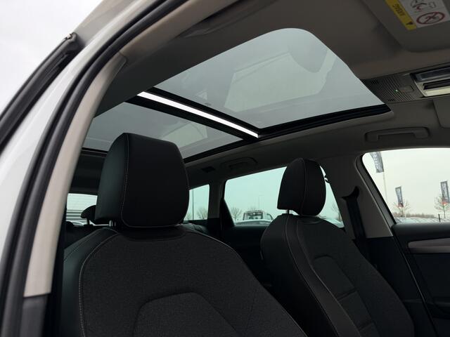 Seat LEON Sportstourer 1.5 eTSI Xcellence M-Hybrid | LED | Panorama | Elek. Trekhaak | Carplay | Navi | Sfeerverl. | Camera