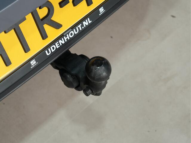 Seat LEON Sportstourer 1.5 TSI e-Hybrid FR Business Camera Trekhaak Navigatie Carplay/Android Keyless 253