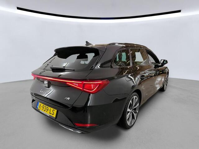 Seat LEON Sportstourer 1.5 eTSI FR Launch Edition Beats Panorama Trekhaak Navi Alcantara LED Android/Carplay