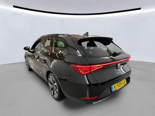 Seat LEON Sportstourer 1.5 eTSI FR Launch Edition Beats Panorama Trekhaak Navi Alcantara LED Android/Carplay