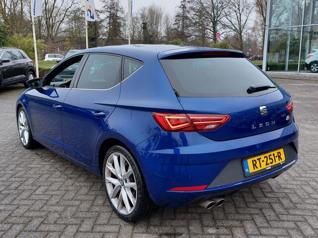 Seat LEON 1.4 EcoTSI 150pk FR Business Intense | Origineel NL | Navi | Apple Carplay | Clima | Cruise | Led Koplampen | Keyless Entry | Rijstrook+Licht+Regensensor | Pdc V+A | Privacy Glass | 18''lm