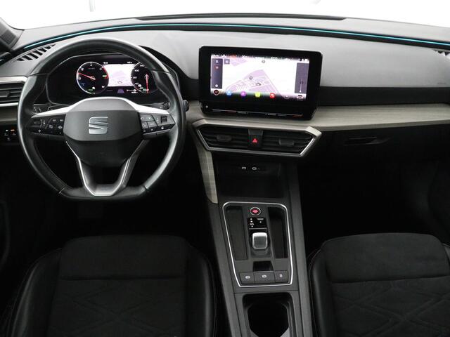 Seat LEON 1.4 TSI eHybrid PHEV Xcellence | Leder/Alcantara | Stoelverwarming | Adaptive cruise | Carplay | Sfeerverlichting | Navigatie | Stuurverwarming | Keyless | Full LED | Plug In