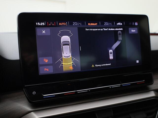 Seat LEON 1.5eTSI/150PK Excellence DSG · Navigatie · Stoel -& stuurverwarming · Camera + Parkeersensoren