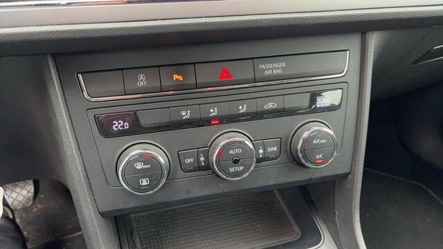 Seat LEON 1.6 TDI Style CARPLAY / NAVI / CLIMA / PDC / BLUETOOTH / CRUISE