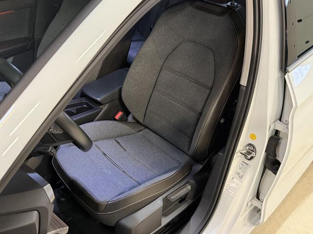 Seat LEON 1.5 eTSI Style Business Intense | Camera | Apple Carplay | Keyless