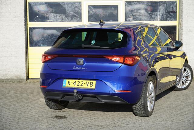 Seat LEON 1.5 eTSI 150PK! Automaat 5drs Style Launch Edition BJ2021 Lmv 17" | Led V+A | Pdc | Navi | Elek. trekhaak | Virtual cockpit | Climate control | Cruise control | Extra getint glas