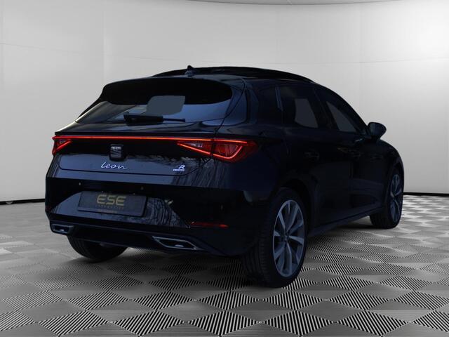 Seat LEON 1.4 TSI eHybrid PHEV FR | Panorama | Camera | Stuur verwarming | Carplay