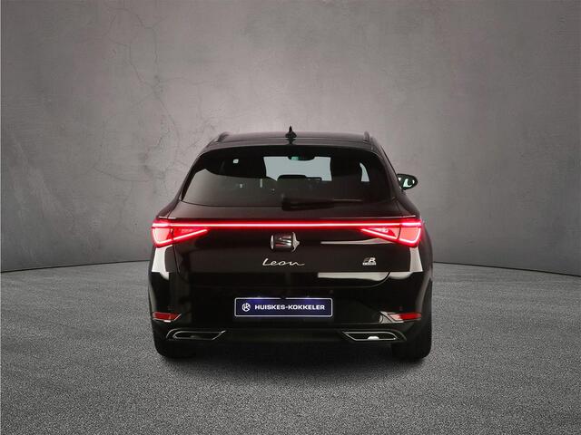Seat LEON Sportstourer FR Business 1.5 TSI eHybrid 204pk DSG Automaat Trekhaak, Adaptive cruise control, Navigatie, Stuurwiel verwarmd, Achteruitrijcamera, LED koplampen