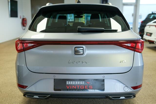 Seat LEON Sportstourer 1.5 eTSI FR Business Intense Panoramadak Wegklapbare Trekhaak Virtiueel Cockpit 150pk
