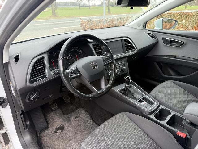 Seat LEON 1.6 TDI Style CLIMA/NAVI BJ 2017
