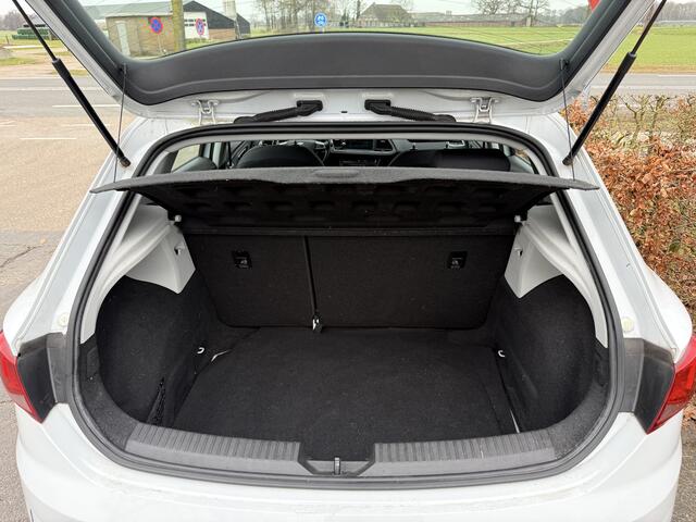 Seat LEON 1.6 TDI Style CLIMA/NAVI BJ 2017