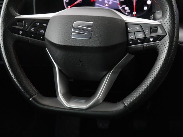 Seat LEON 1.0 TSI FR Launch Edition | Panoramadak | Trekhaak | Stoelverwarming | Camera | Carplay | Navigatie | Sfeerverlichting | Adaptive cruise | Keyless | Full LED | Dodehoek detectie