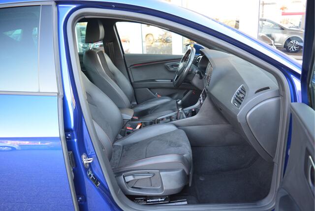 Seat LEON 1.5 150PK TSI FR Business Intense ? Beats ? CarPlay ? Stoel VW ? Trekhaak afn. ? Orig. NL ?