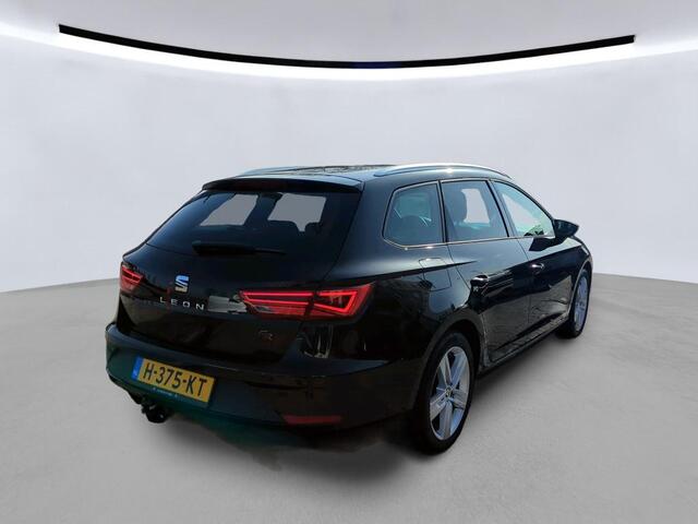 Seat LEON ST 1.0 TSI FR Ultimate Edition / Navigatie / Stoelverwarming / Camera / Trekhaak