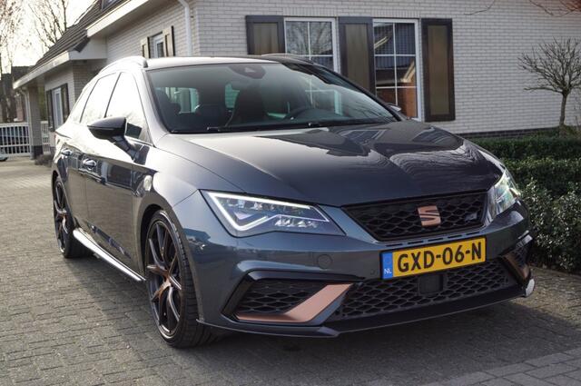 Seat LEON ST R 2.0 TSI 4-Drive (400pk) Downpipe/Schaalstoelen/Brembo/Carbon/Beats