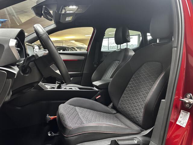 Seat LEON 1.0 TSI FR/ Virtual Cockpit/ 17'' LMV/ LED koplampen/ Sportstoelen/ Apple + Android/ Zwarte-Hemel/ Cruise/ Extra getint glas/ Keyless-Go/ PDC/ DAB+/ Lane-Assist.