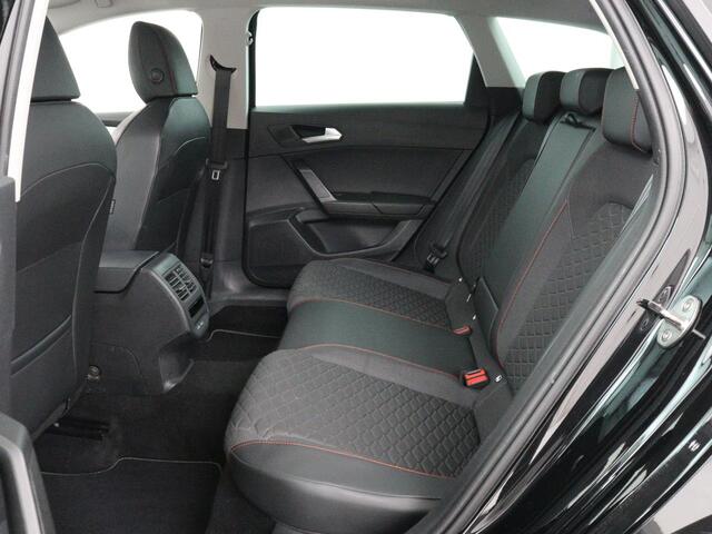 Seat LEON 1.4 TSI eHybrid PHEV FR | Stoelverwarming | Adaptive cruise | Navigatie | Sfeerverlichting | Stuurverwarming | Full LED | Sportstoelen | Side Assist | Parkeerhulp | Plug In