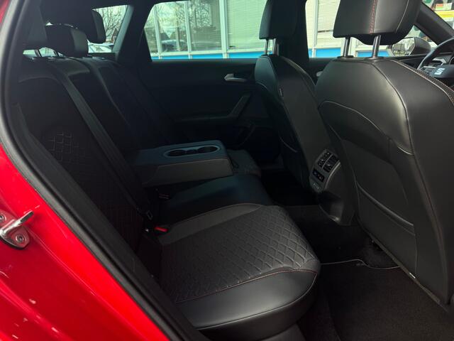 Seat LEON Sportstourer 1.5 eTSI FR Launch Edition | Achteruitrij assistent | Achteruitrijcamera | Airco (automatisch)