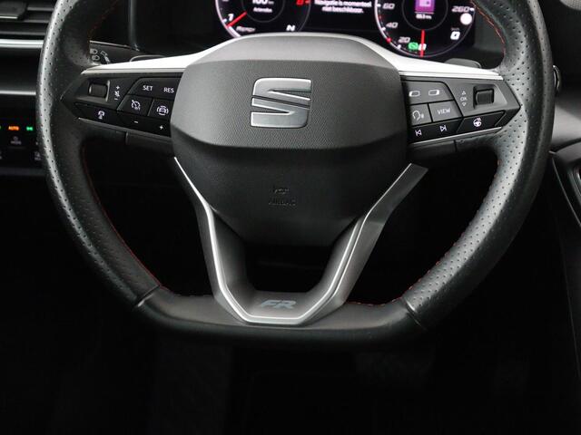 Seat LEON 1.5 eTSI FR Launch Edition | Stoelverwarming | Trekhaak | Adaptive cruise | Camera | Carplay | Sfeerverlichting | Navigatie | Keyless | Dynamic Chassis Control | Full LED