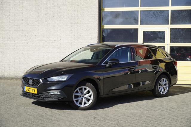 Seat LEON Sportstourer 1.5 TSI Style Launch Edition BJ2020 Lmv 16" | Led V+A | Pdc | Elek. trekhaak | Achteruitrijcamera | App-Connect | Navi | Virtual cockpit | Climate control | Cruise control | Extra getint glas