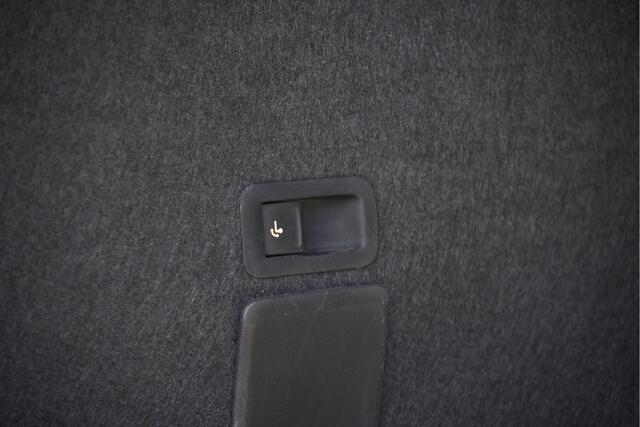 Seat LEON Sportstourer 1.5 TSI Style Launch Edition BJ2020 Lmv 16" | Led V+A | Pdc | Elek. trekhaak | Achteruitrijcamera | App-Connect | Navi | Virtual cockpit | Climate control | Cruise control | Extra getint glas