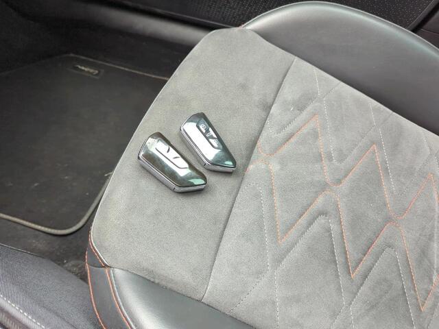 Seat LEON 1.4 TSI eHybrid PHEV FR / AUTOMAAT/ PANODAK/ NAVI/ DIGITAL DASH/ CLIMA/ MEMORY SEAT/ PARK. SENSOREN + CAMERA/ ALCANTARA