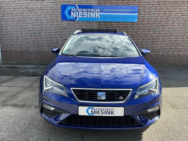 Seat LEON ST 1.4 EcoTSI FR Pano/Carplay/Trekhaak