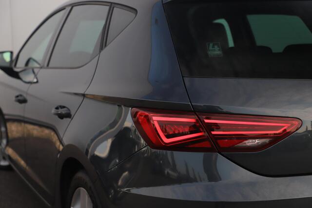 Seat LEON 1.5 TSI FR Business Intense 131PK Virtual Cockpit Full LED Keyless Navigatie Sfeerverlichting Clima Cruise Lane Assist 17 inch LMV Parkeersensors