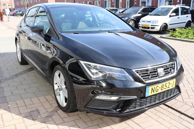 Seat LEON 1.4 EcoTSI FR Navigatie, Full-led.