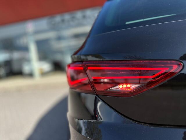 Seat LEON 1.5 TSI Style Ultimate Edition Virtual cockpit | PANO | Volledig LED | CAMERA |