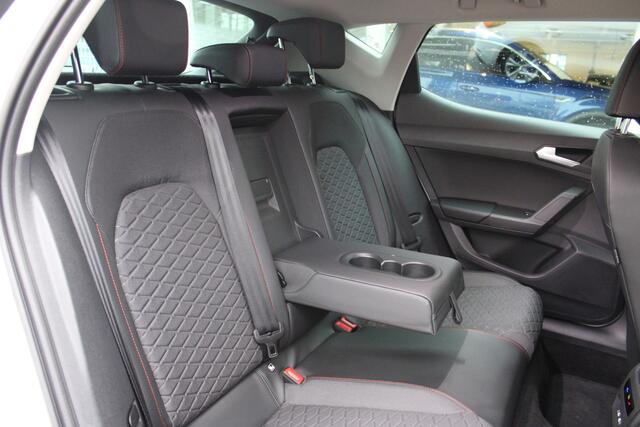 Seat LEON 1.4 TSI eHybrid 204pk PHEV FR DSG Automaat / Navigatie / LED / Parkeersensoren A / Digital cockpit / Verwarmb stoelen / 17''LMV P4