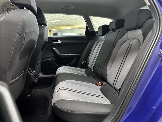 Seat LEON Sportstourer 1.5 TSI Style Business Intense/ Virtual-Dashb./ 16'' LMV/ LED Koplampen/ Keyless-GO/ Adaptive Cruise/ Apple + Android/ Extra getint glas/ Camera/ Lane-Assist./ Navi/ Grootlicht Assist.