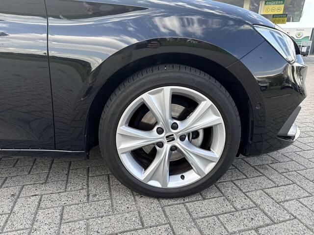 Seat LEON 1.0 TSI FR 110pk FR · Apple/Android Car Play · Camera · Elekt. inklapbare spiegels · Navigatie · Adaptive Cruise Control · Garantie t/m 10-11-2027 of 100.000km