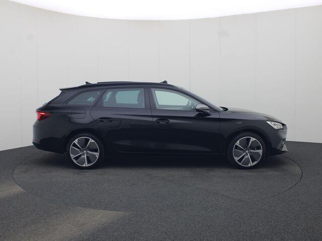 Seat LEON Sportstourer 1.4 TSI PHEV 204PK DSG FR · Panoramadak · Apple/Android Car Play · Navigatie · Camera + Parkeersensoren