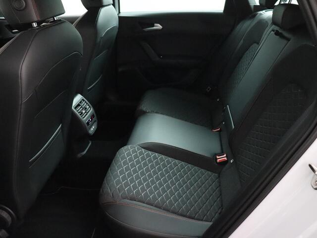 Seat LEON Sportstourer 1.0 TSI FR | LED verlichting | Apple Carplay | Trekhaak!