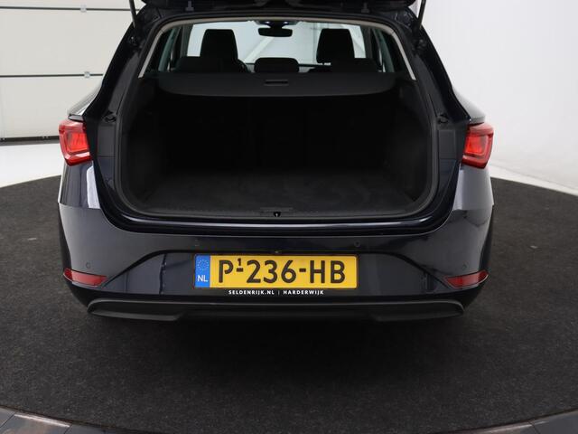 Seat LEON 1.0 eTSI Style Business Intense | Carplay | Camera | Adaptive cruise | Navigatie | DAB | Full LED | Park Assist | Climate control | Digital Cockpit | Bluetooth