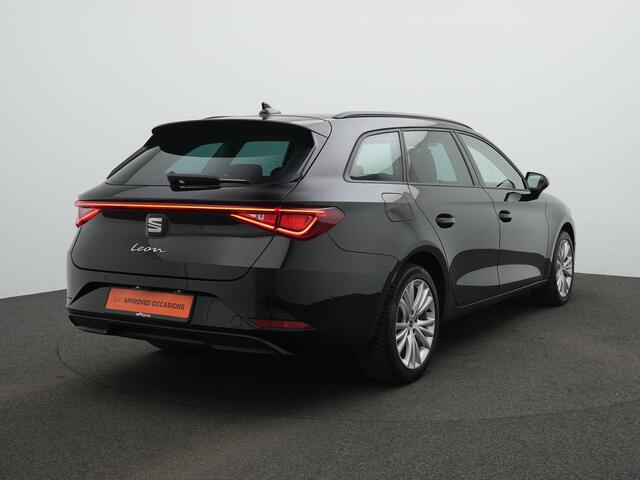 Seat LEON Sportstourer 1.0 eTSI 110 pk DSG Style Business Intense | Achteruitrijcamera | Adaptive Cruise | Navigatie