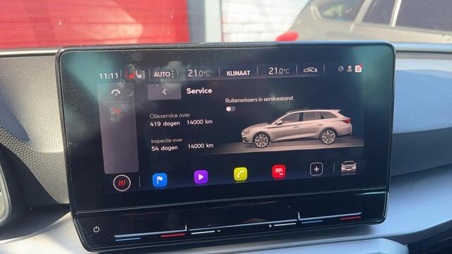 Seat LEON Sportstourer 1.5 eTSI FR Launch Edition SFEER / KEYLESS / STOELVERW / STUURVERW / TREKHAAK / FULL LED / CARPLAY / PDC