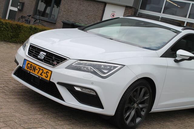 Seat LEON ST 1.5 TSI FR | Pano | Keyless | CC | Cam