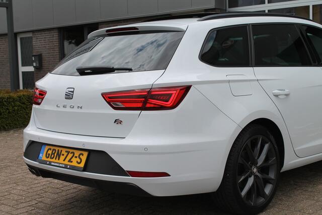 Seat LEON ST 1.5 TSI FR | Pano | Keyless | CC | Cam